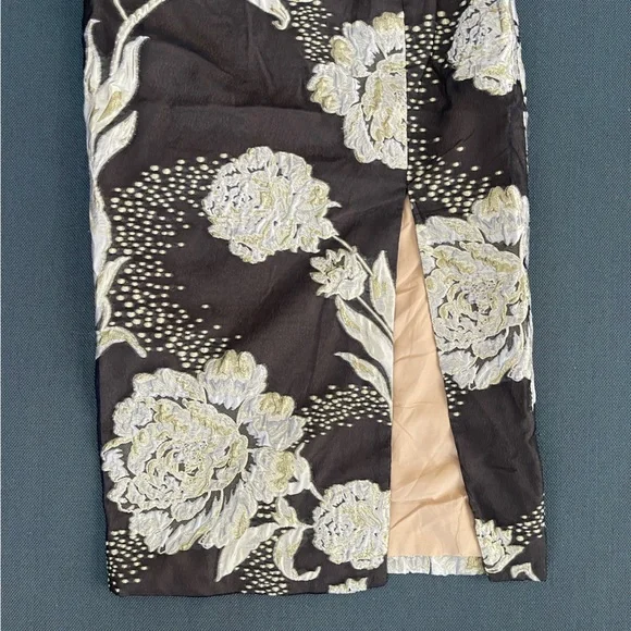 Elliatt Black and Cream Floral Midi Dress - Picture 8 of 10